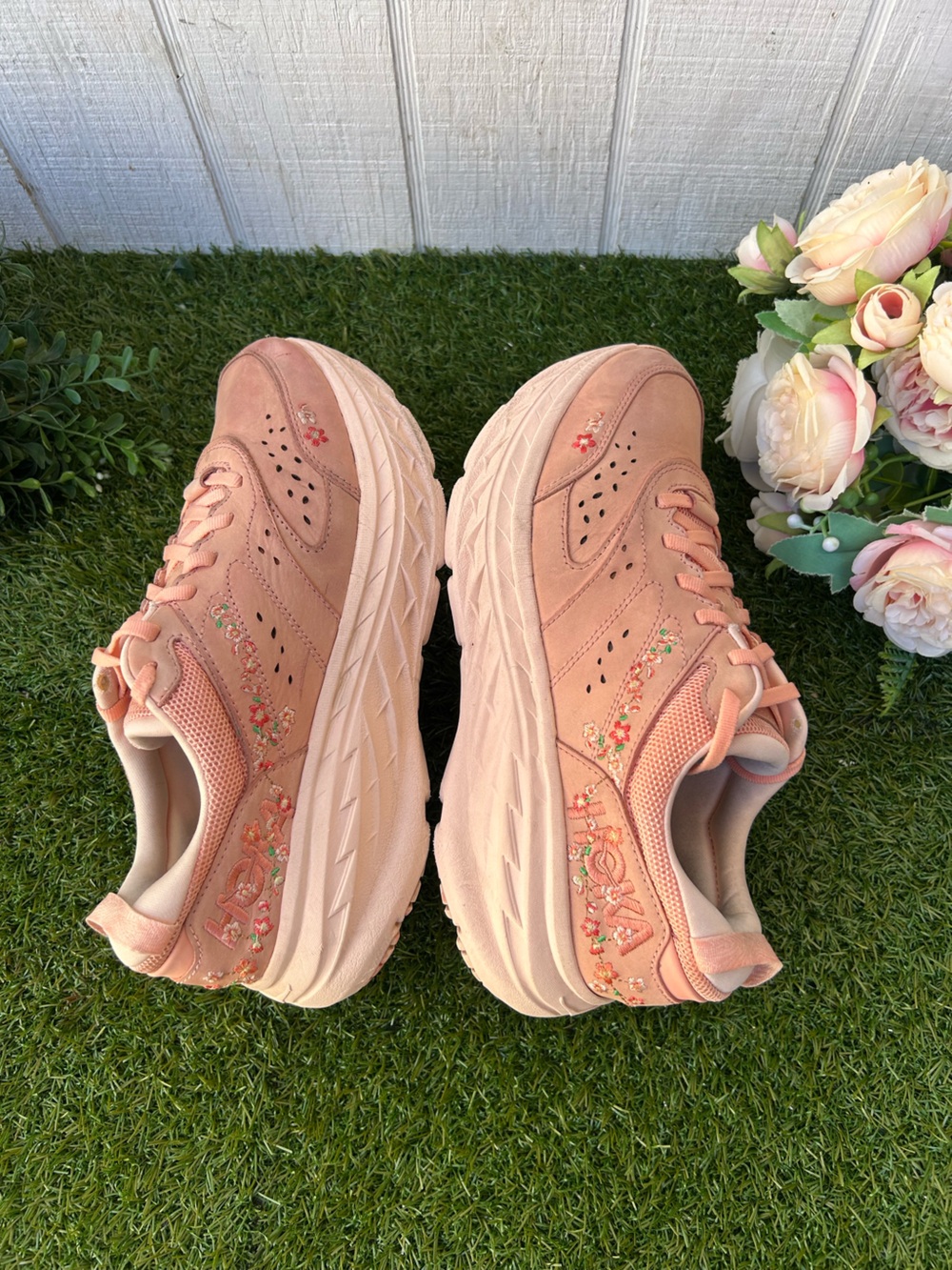 HOKA Vibrant Bloom Bondi L women size 9 preowned - Picture 13 of 16